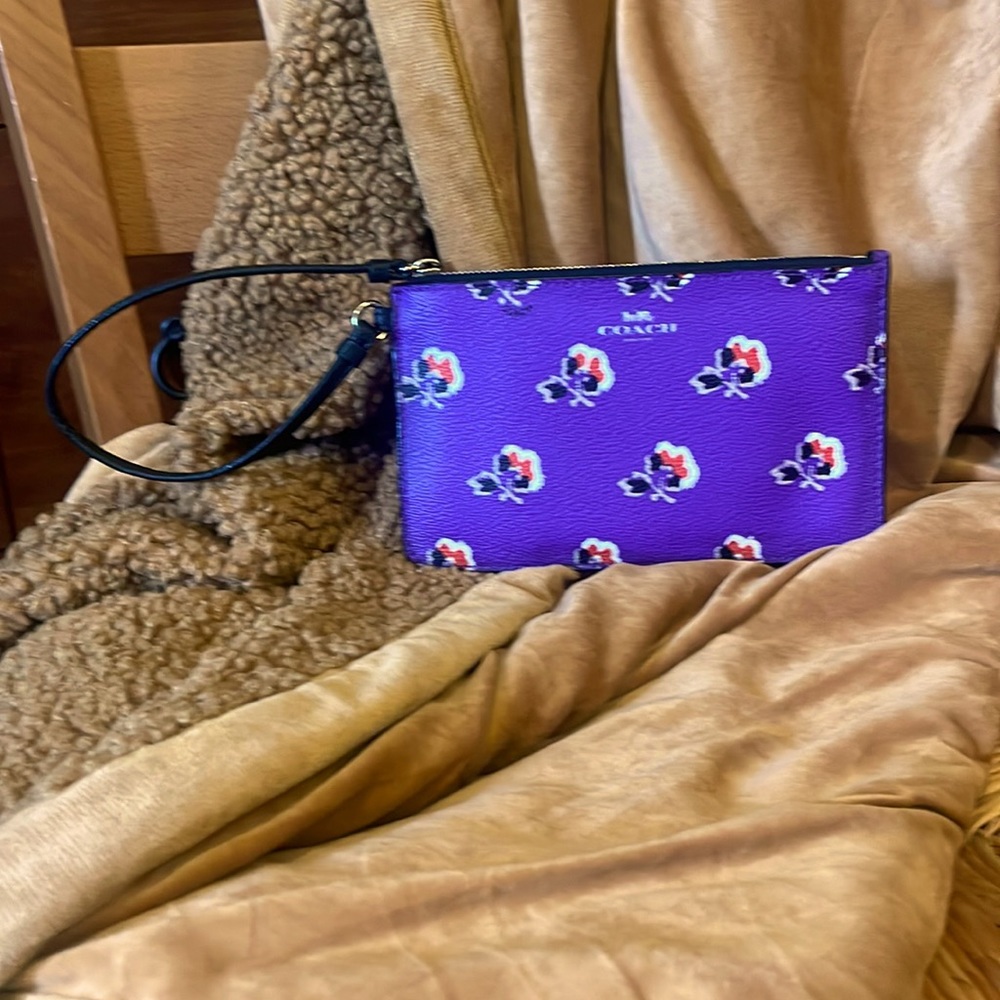 NWOT Coach wristlet